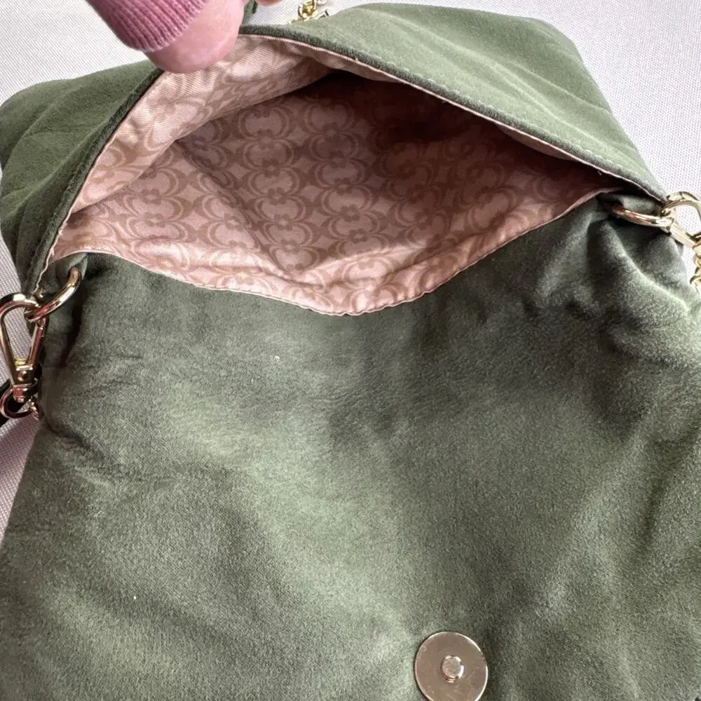CHARMING CHARLIE Green Suede Crossbody Bag w/ Glass Bead Leaf Detail Gold Chain